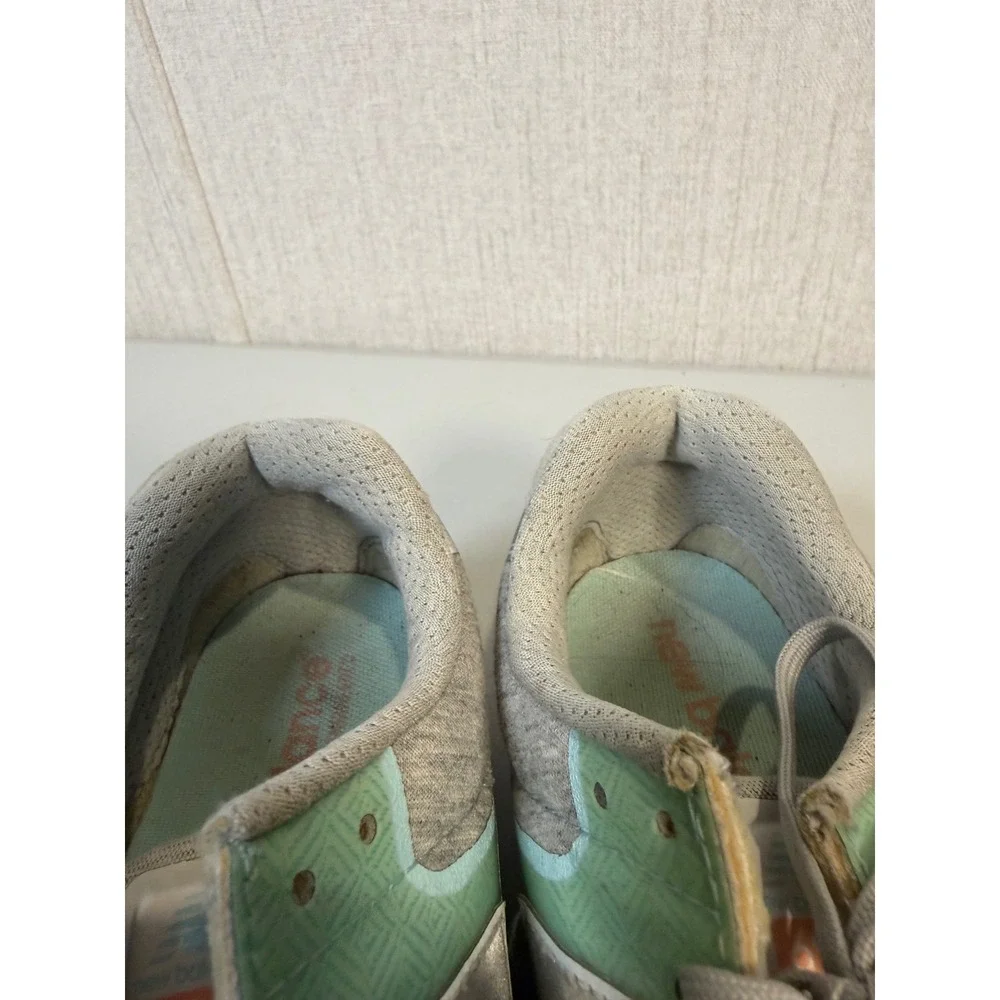 New Balance women training